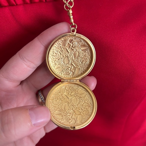 1928 vintage Elegant Gold Floral Pendant LOCKET Necklace 😌 - Picture 7 of 7